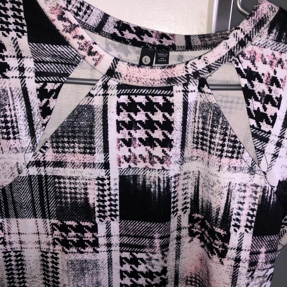 blouse - Picture 2 of 2